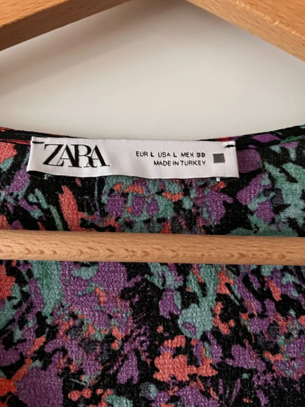 Zara Floral Ruched Mini with Ruffle Hem - Picture 4 of 9